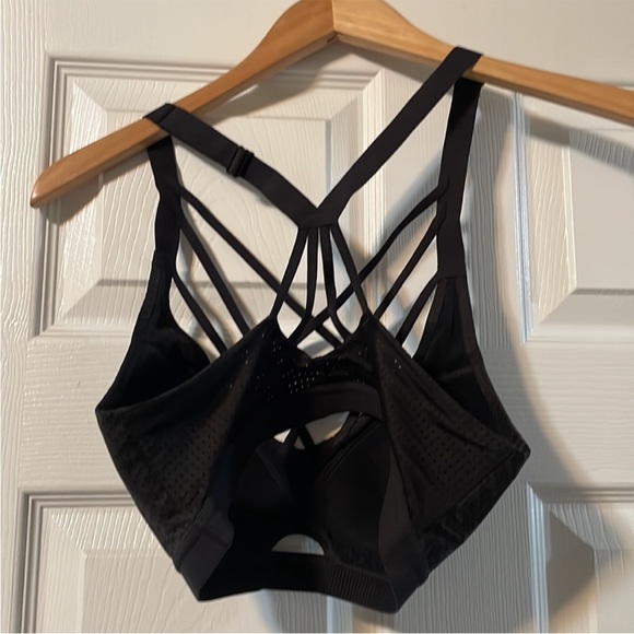 Victoria’s Secret Black Strappy Sports Bra - Picture 2 of 2